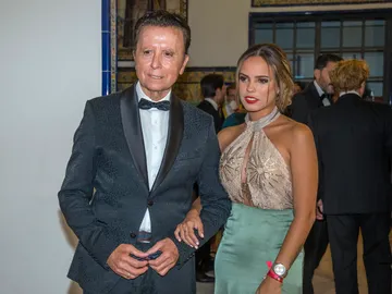 Gloria Camila junto a su padre Ortega Cano Gloria Camila junto a su padre Ortega Cano