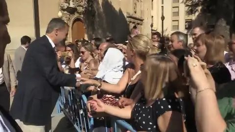 Los reyes recorren las zonas afectadas por la gota fría en Orihuela Los reyes recorren las zonas afectadas por la gota fría en Orihuela