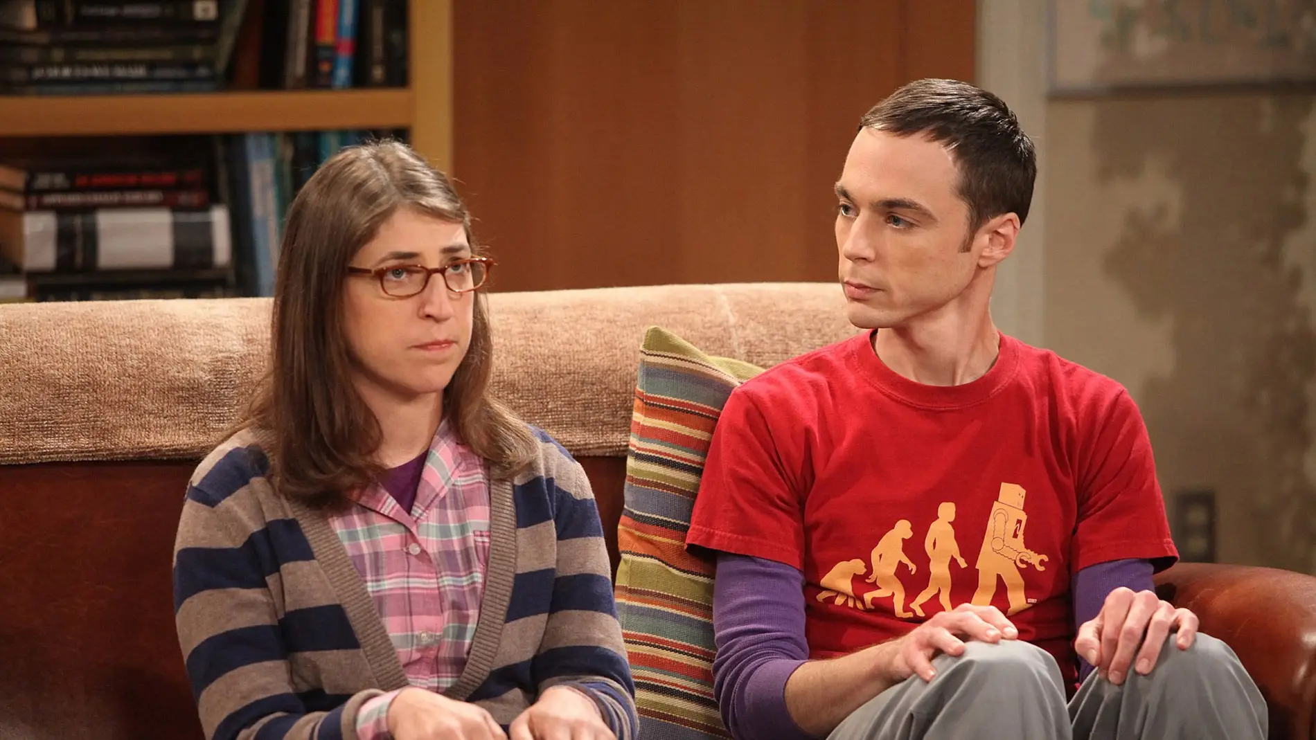 Jim Parsons y Mayim Bialik, Sheldon Cooper y Amy en &#39;The Big Bang Theory&#39;