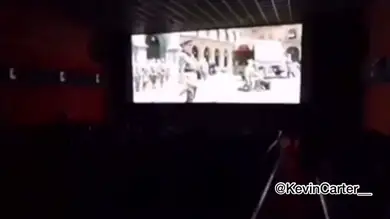 Radicales de extrema derecha boicotean a gritos '¡Viva Cristo Rey!' la película de Amenábar en un cine de Valencia Radicales de extrema derecha boicotean a gritos '¡Viva Cristo Rey!' la película de Amenábar en un cine de Valencia
