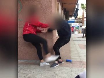 Brutal agresión a una niña de 14 años por otras menores de su misma edad en Getafe 