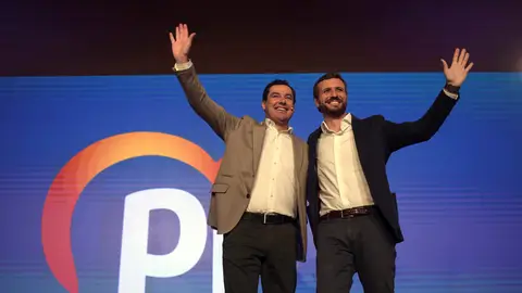 El presidente del PP, Pablo Casado, junto al presidente de la Junta de Andalucía, Juanma Moreno El presidente del PP, Pablo Casado, junto al presidente de la Junta de Andalucía, Juanma Moreno