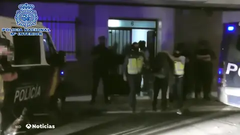 Detienen en Parla al máximo responsable de una plataforma dedicada a difundir videos yihadistas con amenazas en castellano Detienen en Parla al máximo responsable de una plataforma dedicada a difundir videos yihadistas con amenazas en castellano