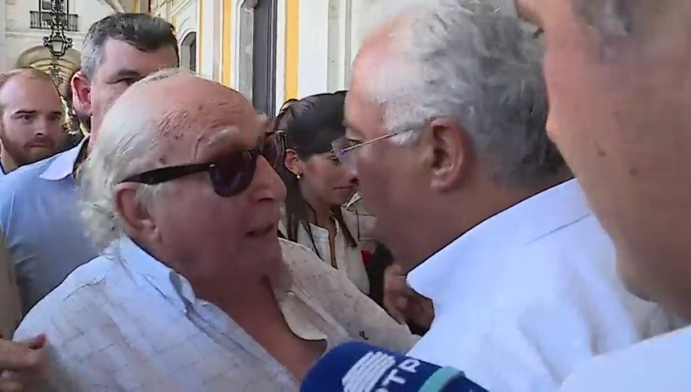 El Primer Ministro de Portugal pierde los nervios con un ciudadano que le critica: "Mentiroso, ¡Es mentira!"