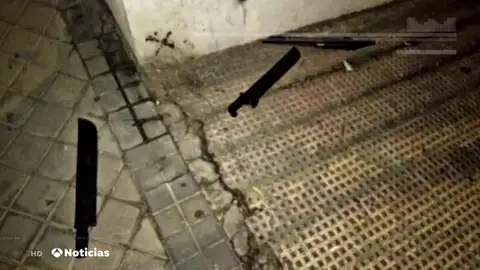Los vecinos de Vallecas piden una solución para poner fin a las peleas entre bandas latinasen las calles Los vecinos de Vallecas piden una solución para poner fin a las peleas entre bandas latinasen las calles