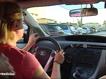 Las mujeres taxistas de Valencia reciben clases de defensa personal contra la violencia machista