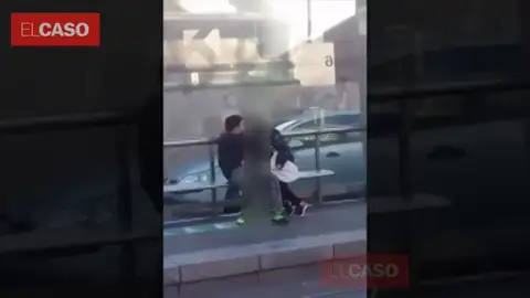 Google Maps graba a una pareja manteniendo sexo en la calle Google Maps graba a una pareja manteniendo sexo en la calle