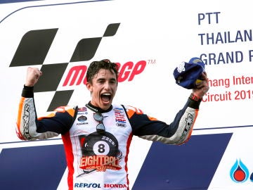 Marc Márquez celebra su título de campeón del mundo de MotoGP