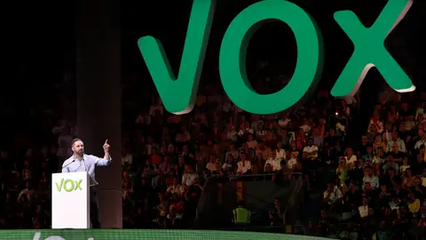 El líder de Vox, Santiago Abascal, durante un acto de precampaña celebrado este domingo en el Palacio de Vistalegre El líder de Vox, Santiago Abascal, durante un acto de precampaña celebrado este domingo en el Palacio de Vistalegre