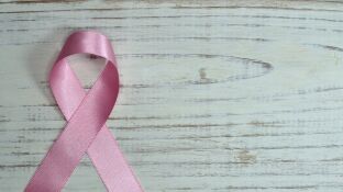 Lazo rosa contra el c&aacute;ncer de mama