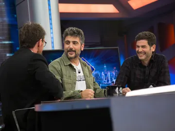 Las grandes anécdotas de los Estopa en su nueva faceta como 'swimmers' Las grandes anécdotas de los Estopa en su nueva faceta como 'swimmers'