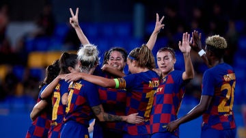 Las jugadoras del Barcelona celebran un gol