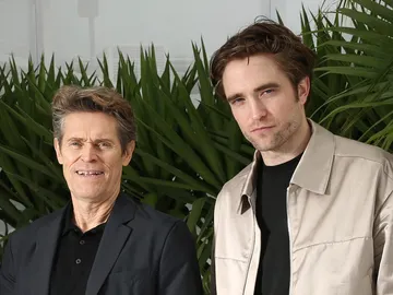 Willem Dafoe y Robert Pattinson Willem Dafoe y Robert Pattinson