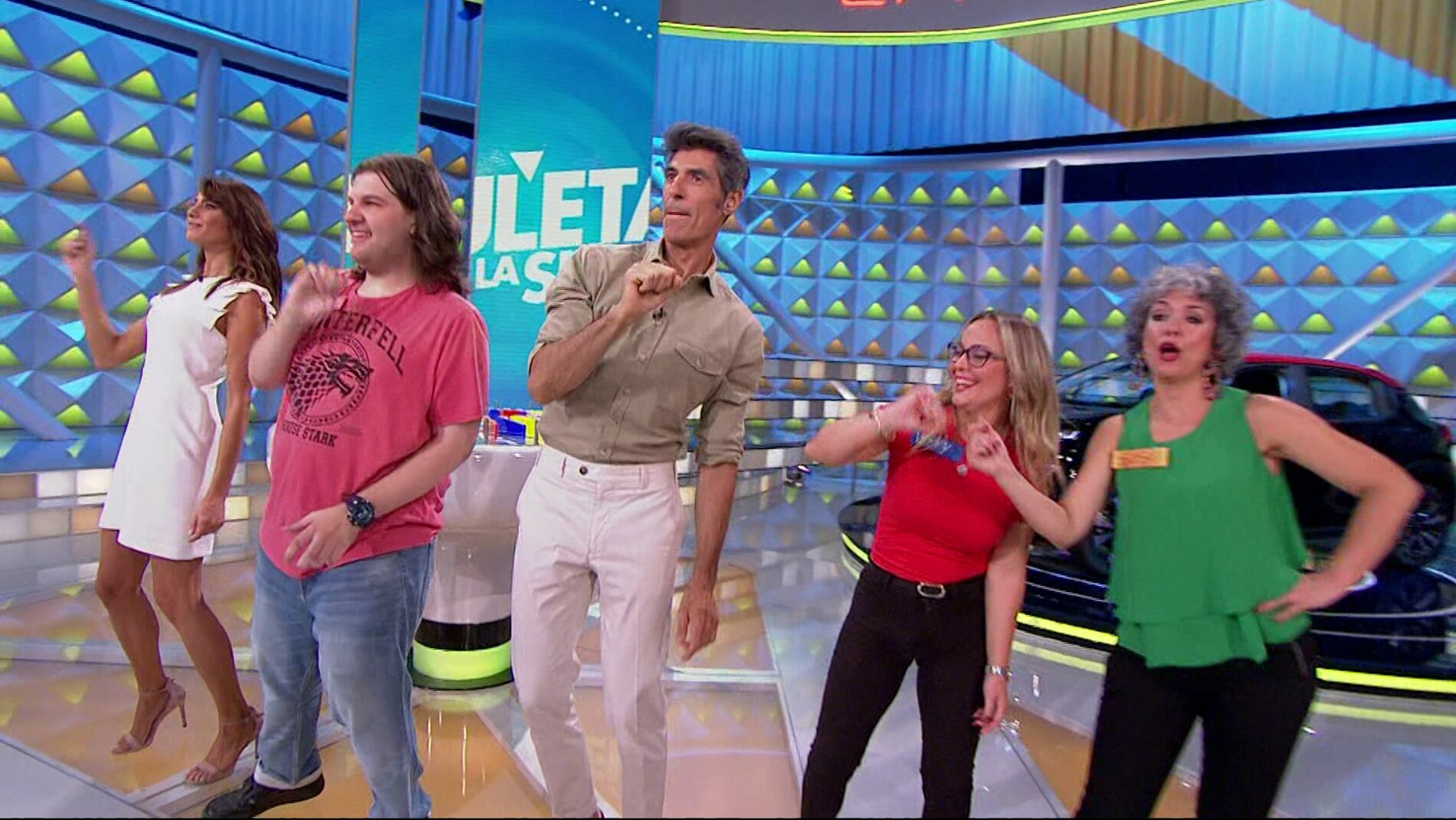 Enrique, el concursante m&aacute;s divertido de 'La ruleta de la suerte', celebra por todo lo alto su gran premio 