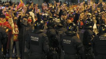 Miembros de la ultraderecha se manifiestan en Barcelona Miembros de la ultraderecha se manifiestan en Barcelona