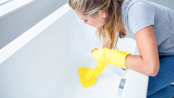 Trucos para limpiar la bañera