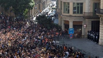Miles de estudiantes se manifiestan en Barcelona Miles de estudiantes se manifiestan en Barcelona
