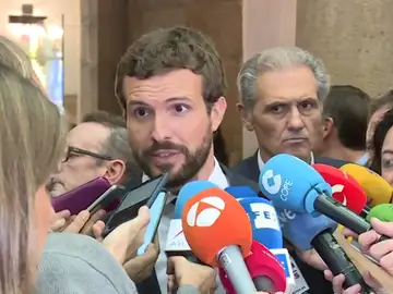 Casado y Rivera reclaman a Sánchez que actúe en Cataluña Casado y Rivera reclaman a Sánchez que actúe en Cataluña