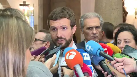 Casado y Rivera reclaman a Sánchez que actúe en Cataluña Casado y Rivera reclaman a Sánchez que actúe en Cataluña