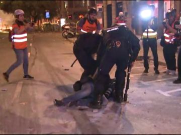 Varias detenciones en la quinta noche de disturbios en Cataluña Varias detenciones en la quinta noche de disturbios en Cataluña
