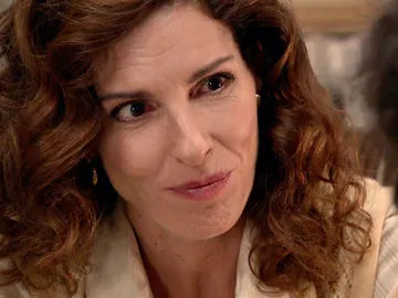 Julia le confiesa a Guillermo el secreto que le dejó marcada para siempre Julia le confiesa a Guillermo el secreto que le dejó marcada para siempre