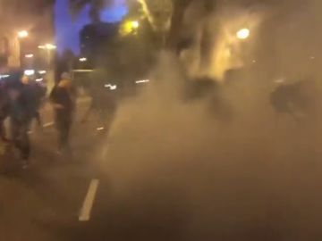Gas pimienta para contener a los violentos en Barcelona Gas pimienta para contener a los violentos en Barcelona