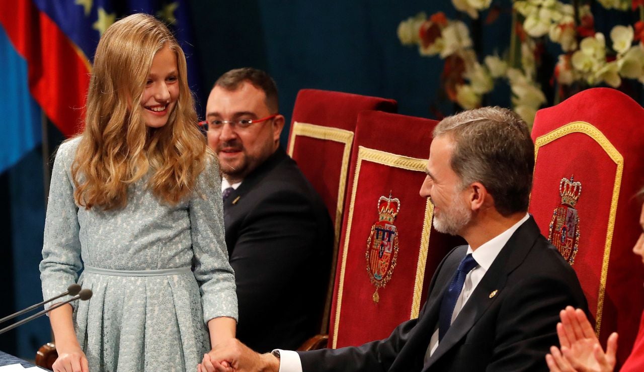 El rey Felipe y la princesa Leonor, tras el discurso de la princesa El rey Felipe y la princesa Leonor, tras el discurso de la princesa
