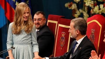 El rey Felipe y la princesa Leonor, tras el discurso de la princesa 