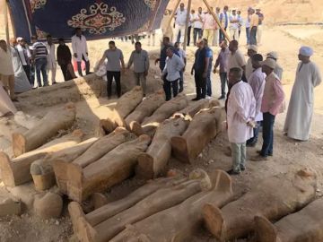 Sarcófagos con momias de 3.000 años de antigüedad en Egipto