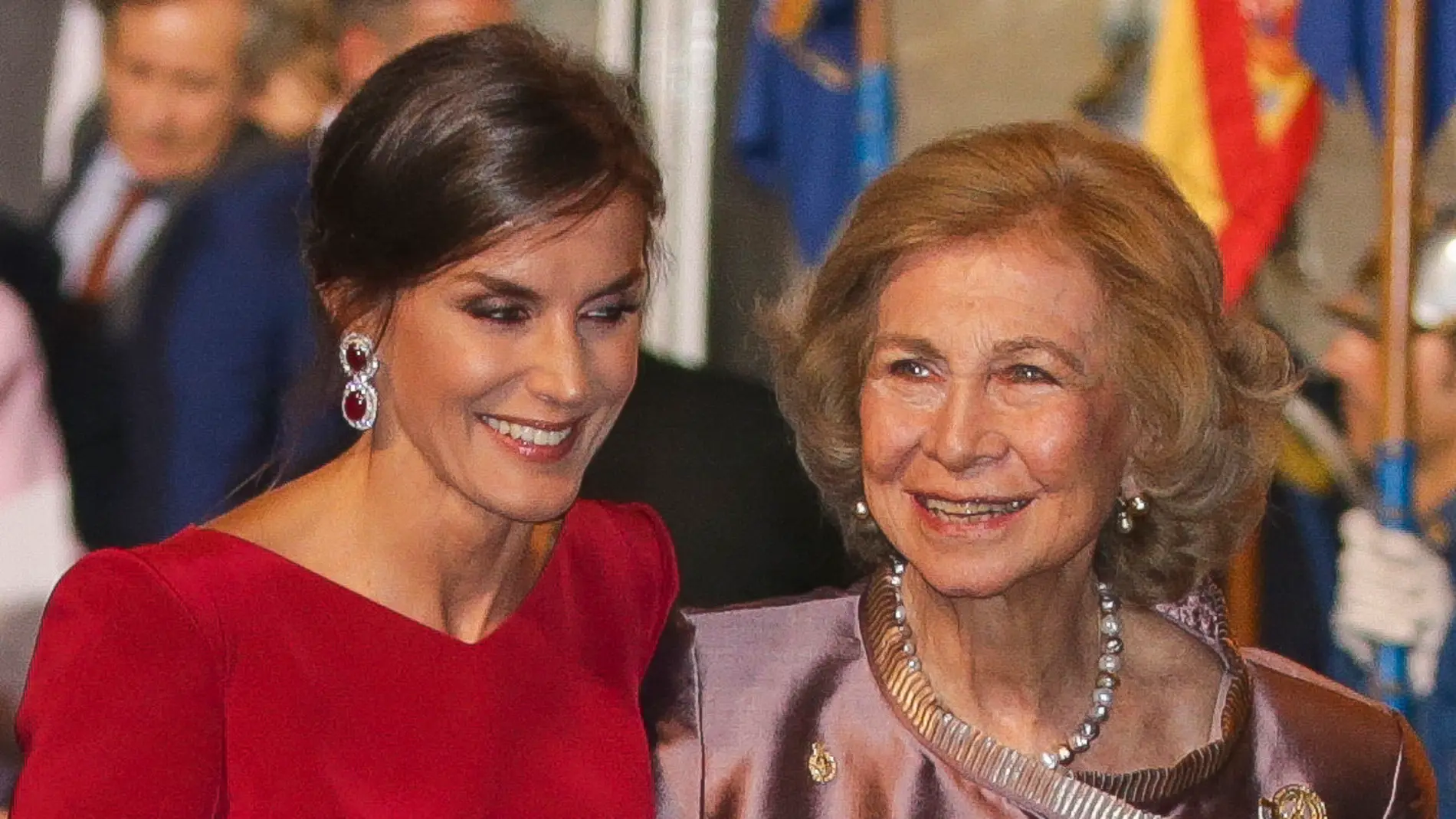 la reina Letizia y la reina Sofía en los Premios Princesa de Asturias