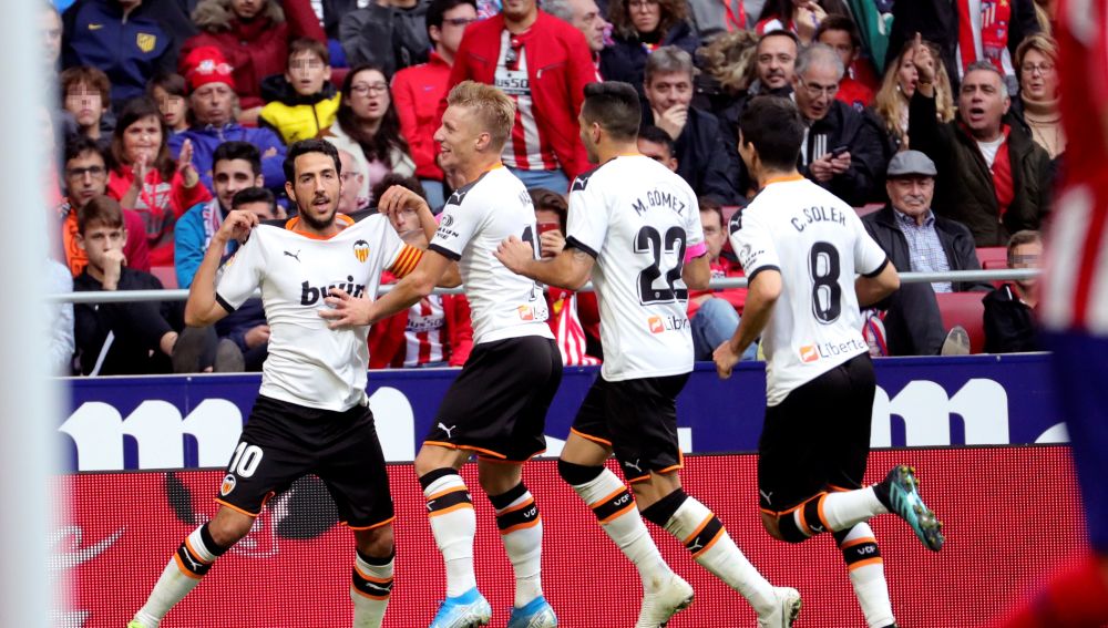 Parejo celebra su gol al Atlético