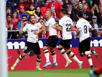 Parejo celebra su gol al Atlético Parejo celebra su gol al Atlético
