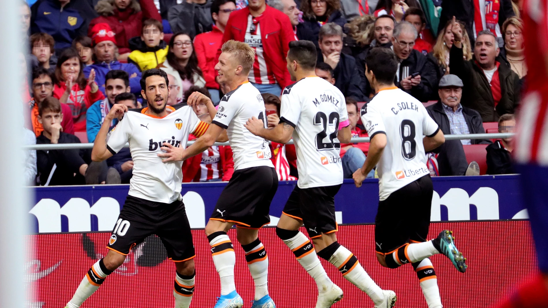 Parejo celebra su gol al Atlético Parejo celebra su gol al Atlético