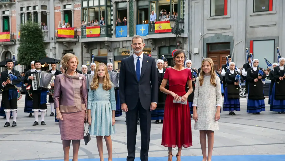 Posado de la Familia Real en los Premios Princesa de Asturias