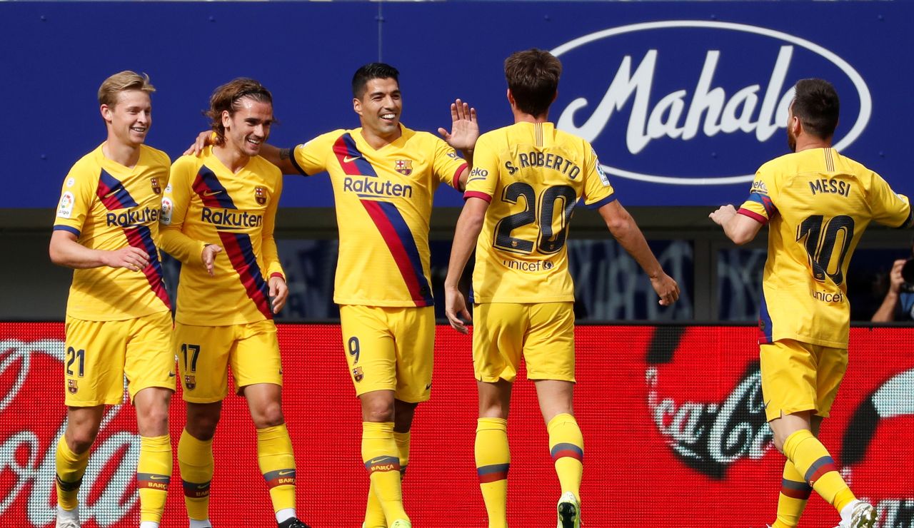 Los jugadores del Barcelona celebran el gol de Griezmann en Ipurua Los jugadores del Barcelona celebran el gol de Griezmann en Ipurua