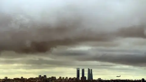Elecciones generales 2019: Imagen del cielo nublado en Madrid Elecciones generales 2019