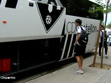 La tensión en Cataluña sigue afectando al fútbol: el Castellón tuvo que cambiar su camino por un piquete informativo La tensión en Cataluña sigue afectando al fútbol: el Castellón tuvo que cambiar su camino por un piquete informativo