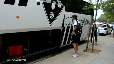 La tensión en Cataluña sigue afectando al fútbol: el Castellón tuvo que cambiar su camino por un piquete informativo La tensión en Cataluña sigue afectando al fútbol: el Castellón tuvo que cambiar su camino por un piquete informativo