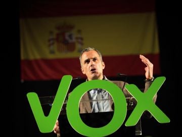 Ortega Smith critica que haya policías acuartelados sin actuar en Cataluña