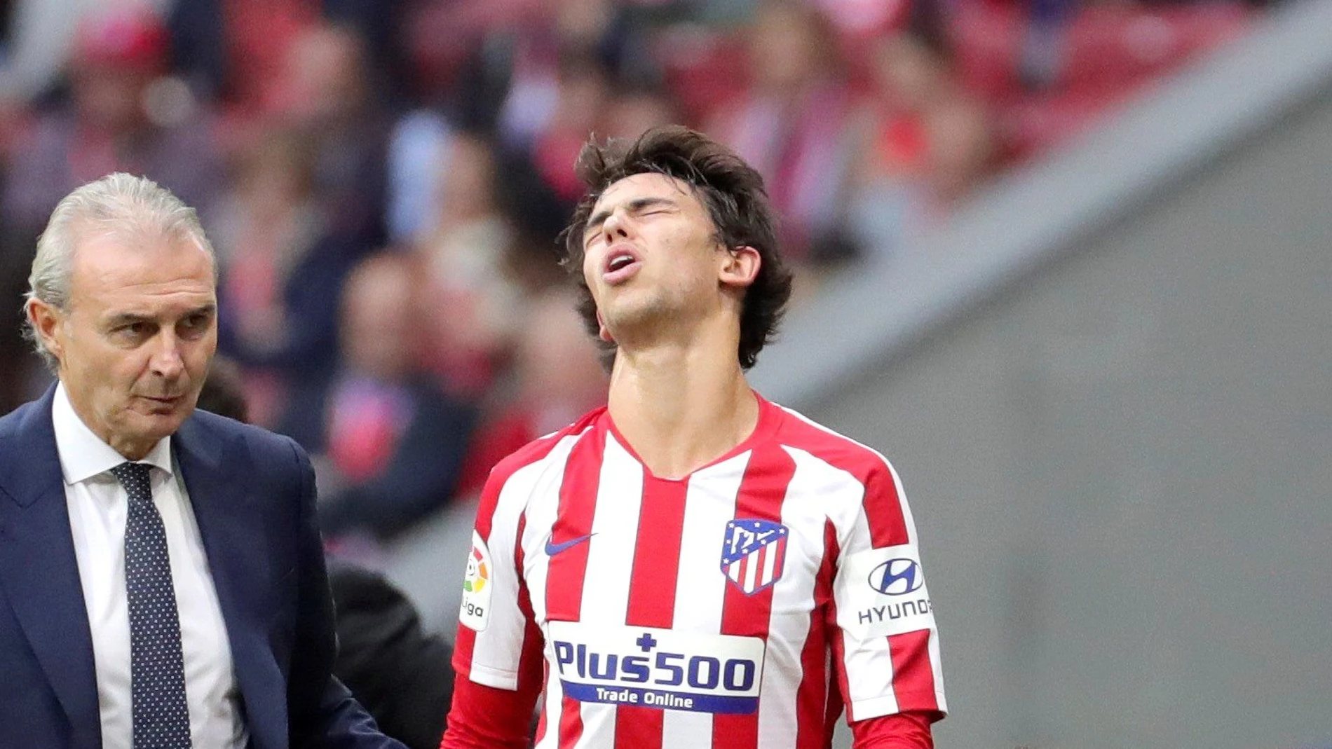 Joao Félix, con cara de dolor Joao Félix, con cara de dolor
