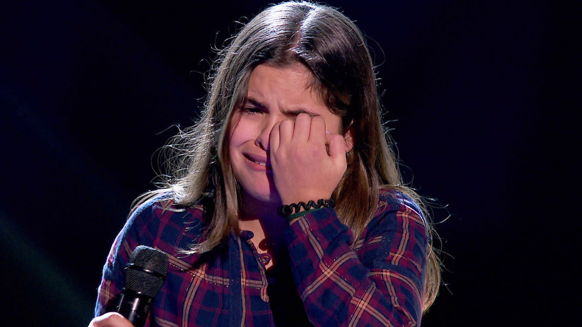 Una talent llora desconsoladamente tras la decisi&oacute;n de un coach en 'La Voz Kids'