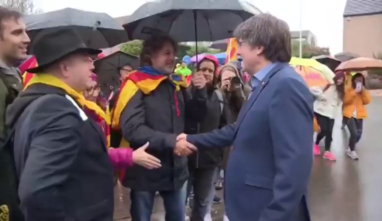 "Por trabajo", la excusa de Puigdemont para no ir a una manifestación independentista en Waterloo "Por trabajo", la excusa de Puigdemont para no ir a una manifestación independentista en Waterloo
