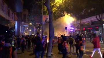 La Policía dispersa la zona de Urquinaona-Claris en Barcelona con proyectiles foam