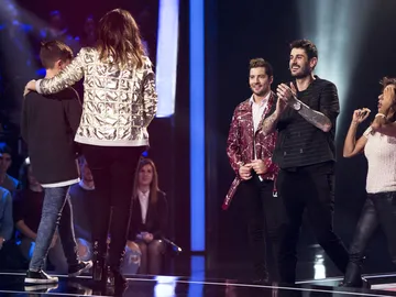 La Voz Kids: Melendi y Vanesa Martín, los primeros en cerrar equipo con voces llenas de talento La Voz Kids: Melendi y Vanesa Martín, los primeros en cerrar equipo con voces llenas de talento
