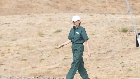 Felicity Huffman ('Mujeres desesperadas') con el uniforme de prisión tras entrar en la cárcel Felicity Huffman ('Mujeres desesperadas') con el uniforme de prisión tras entrar en la cárcel