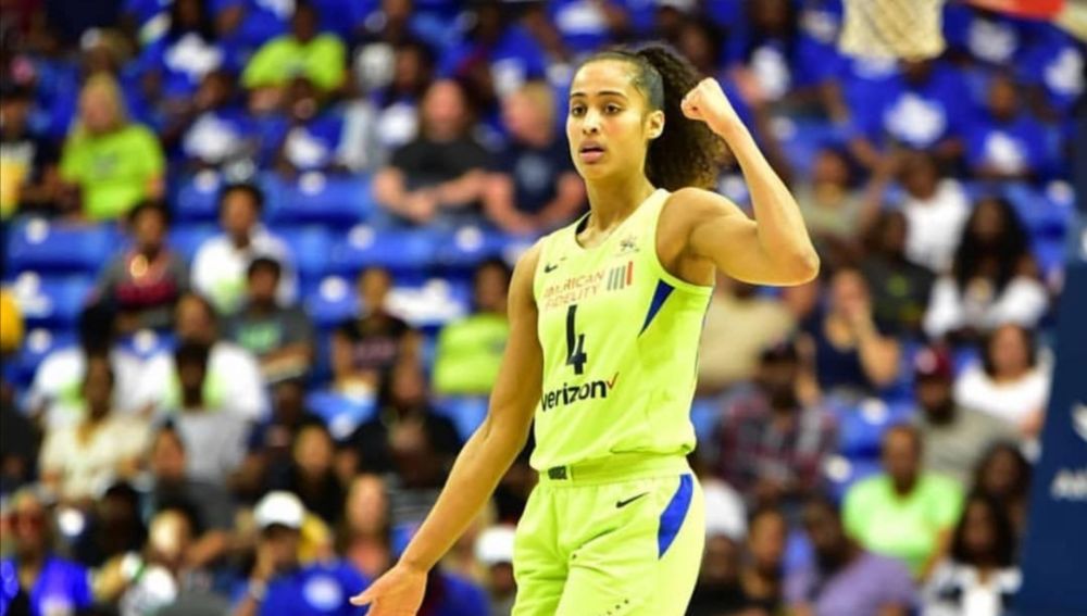 Skylar Diggins-Smith durante un partido