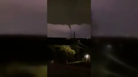 Las impactantes imágenes del tornado que ha arrasado el norte de Dallas Las impactantes imágenes del tornado que ha arrasado el norte de Dallas