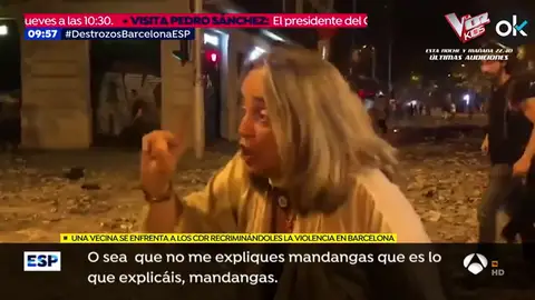 Vecina que se enfrenta a los CDR. senora