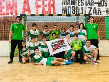 Los jugadores del Bordils posan tras el partido Los jugadores del Bordils posan tras el partido