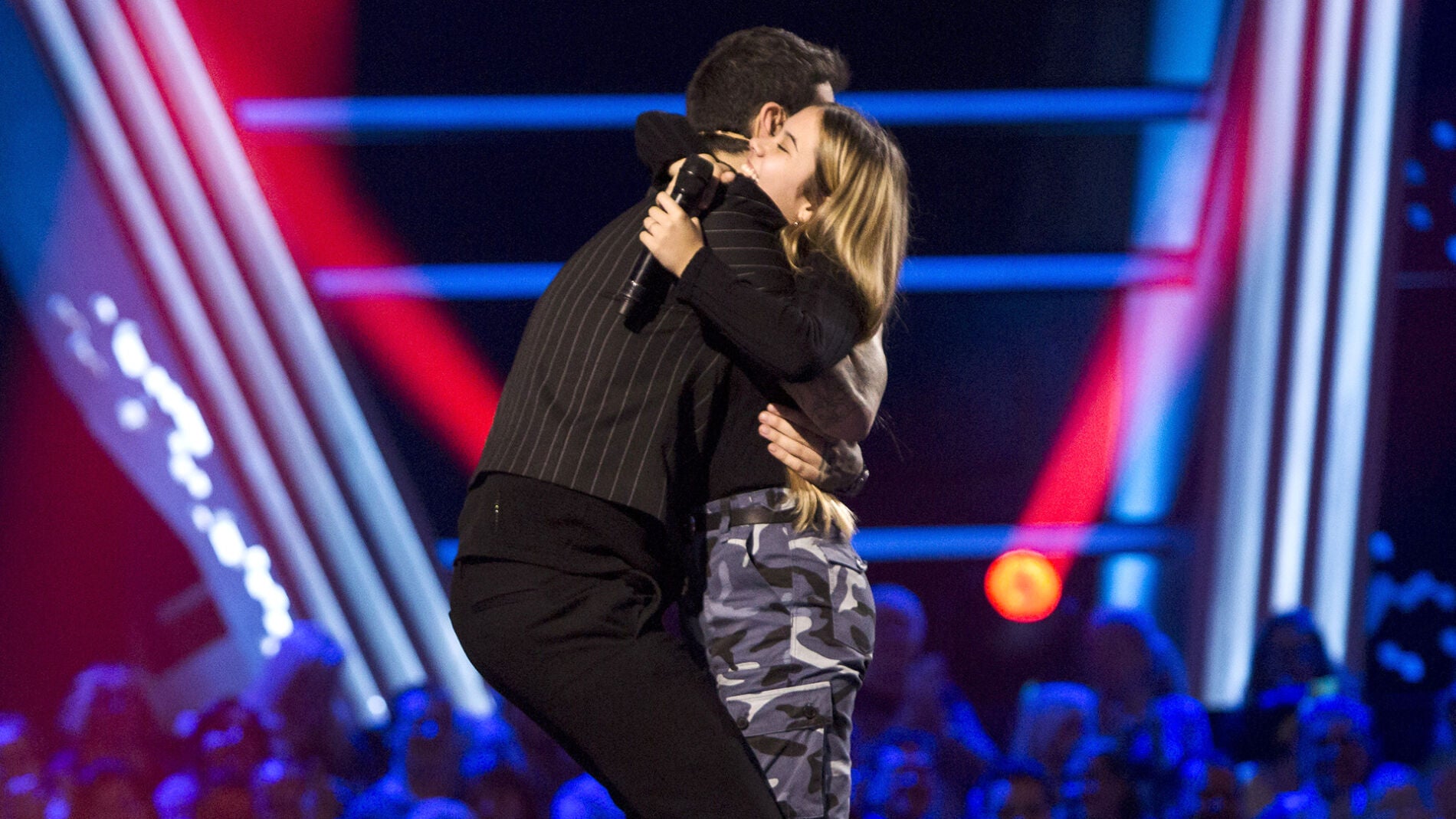 Melendi cierra equipo con la alucinante Julia Gon&ccedil;alves: &ldquo;Tienes much&iacute;simo potencial&rdquo;